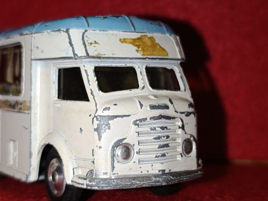 Miniatura Corgi Toys 413 Smith's Karrier Van