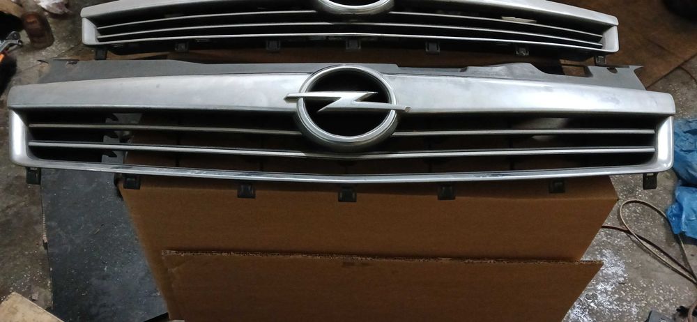 Opel Astra h polift gril / atrapa przód