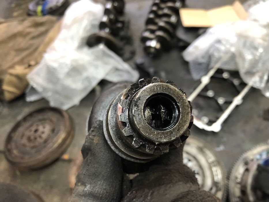 Вакумний насос 1.9 D TD 1.6 1.8 VW Golf 3 Passat B3 B4 Polo T4  Т4Audi