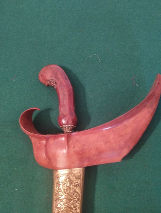 Kris malaio do final do século XIX LÂMINA COM OURO