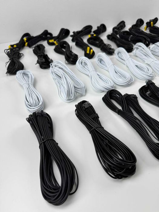 Kabel do zasilacza 12-pin → 12-pin PCIe / PSU – biały / czarny