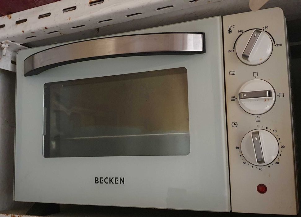 Forno eletrico semi novo... 20l