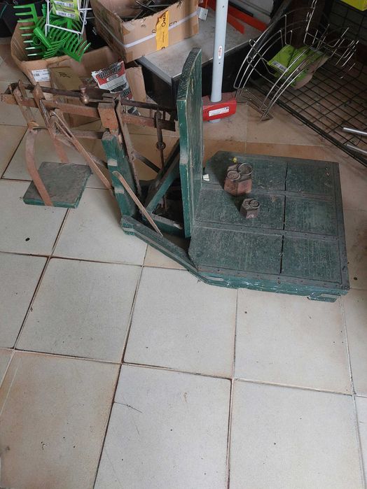 Old decimal scale, but rarely used!64285001717633124