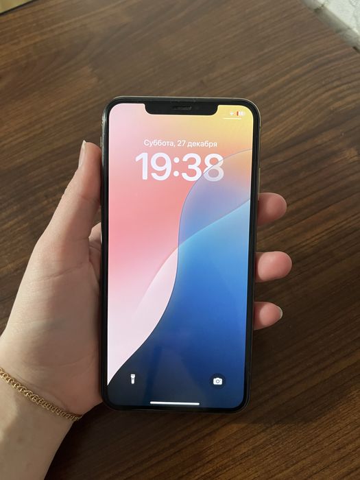 Продам Айфон XS max