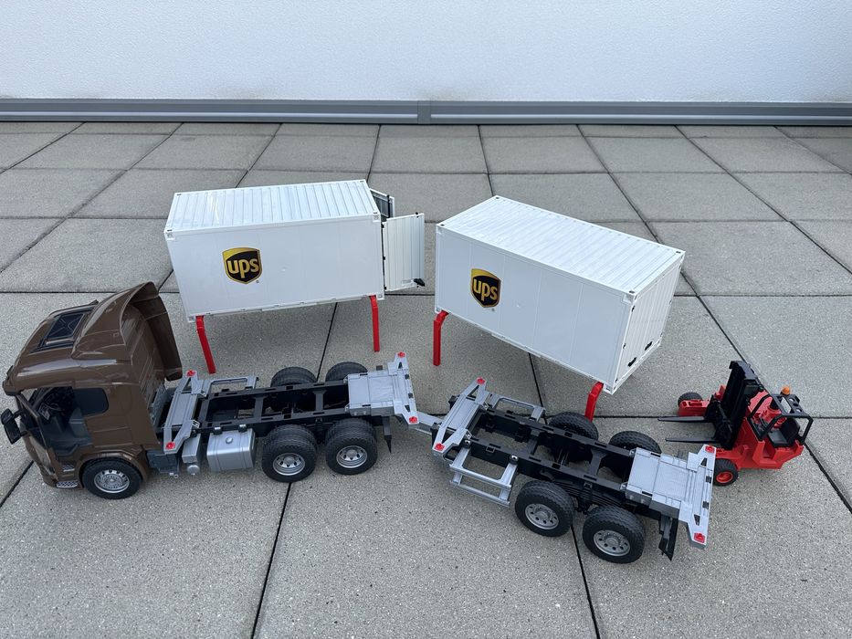 Bruder Scania UPS + przyczepa + widlak