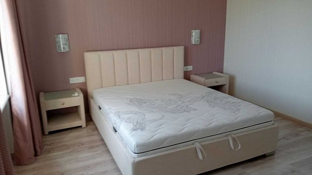 Продам трикімнатну квартиру в Центрально-Міському районі