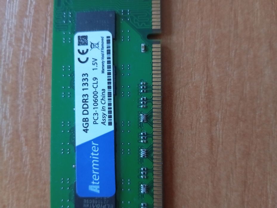 Оперативная память DDR3 на любой вкус 4 и 2GB.