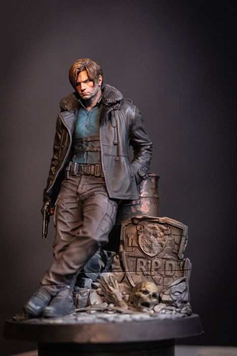 29 СМ / Фігурка Leon Kennedy Resident Evil Requiem статуетка