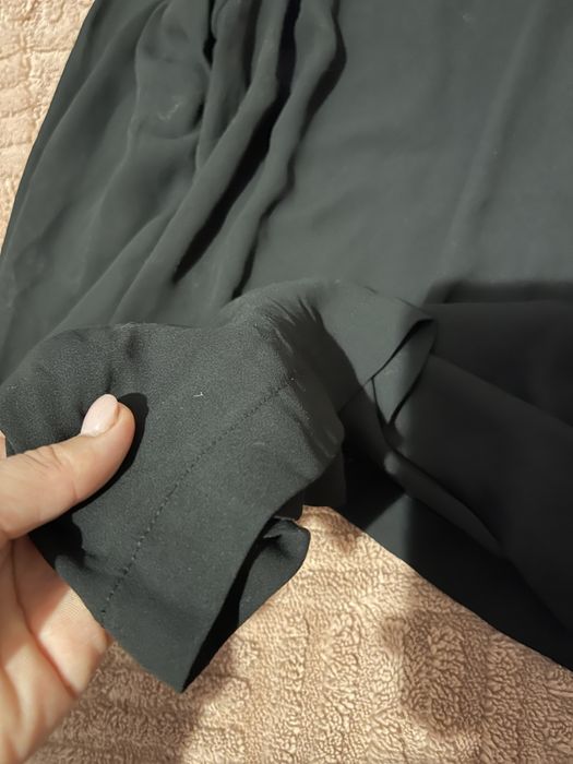 Czarna bluzka z ozdobami bling bling 40