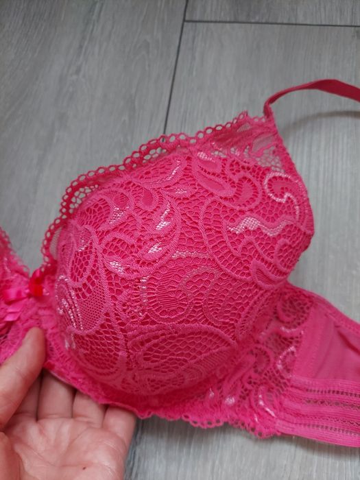 Piękny sexy seksowny stanik biustonosz koronka koronki 80B
