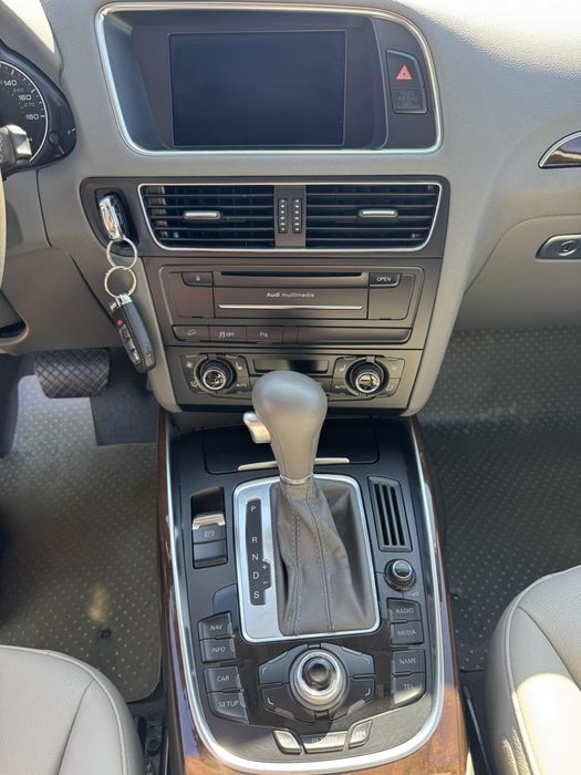 Ауди Q5 premium plus