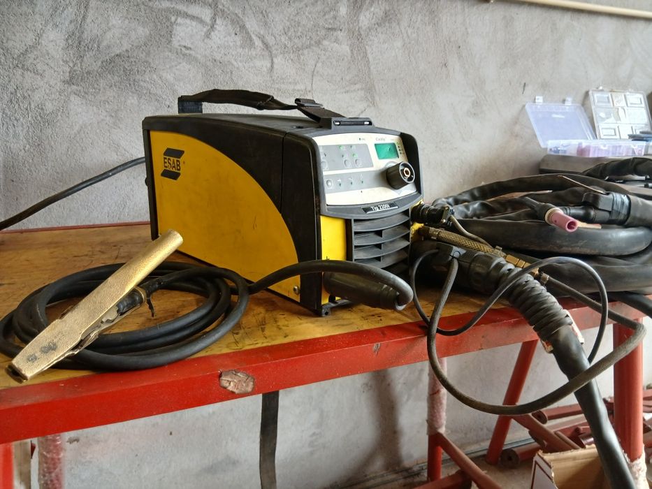 Apareilho de soldar ESAB 2200i TIG e ARC completo