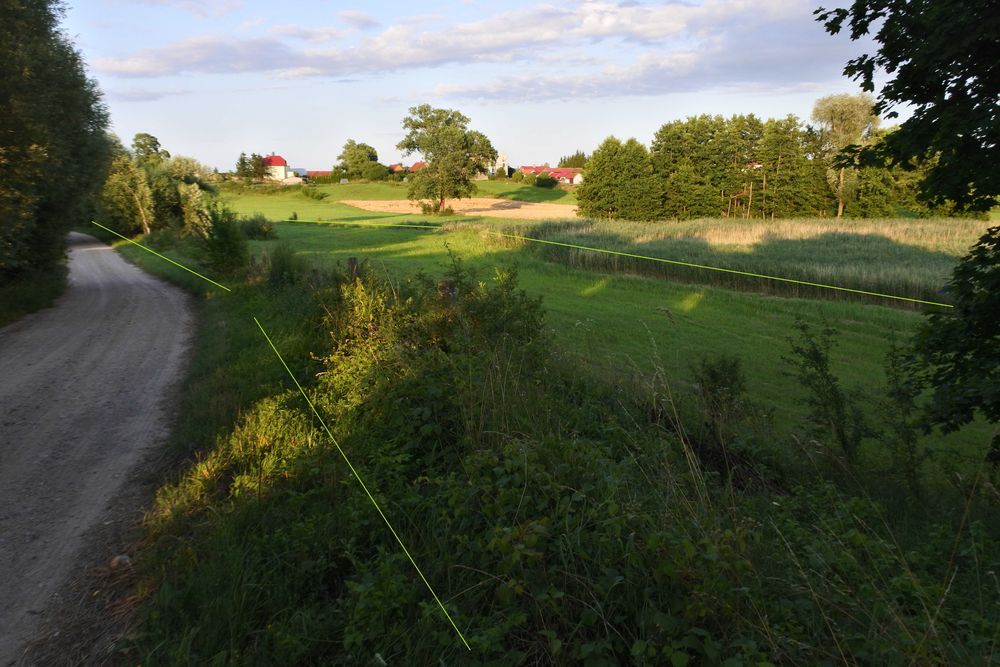 Działka nad jeziorem