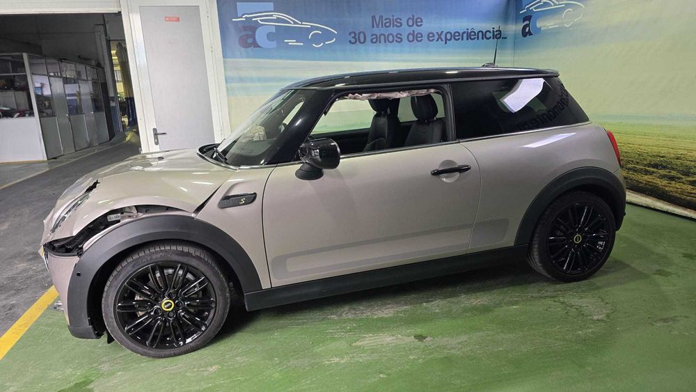 Mini Cooper SE - Salvado