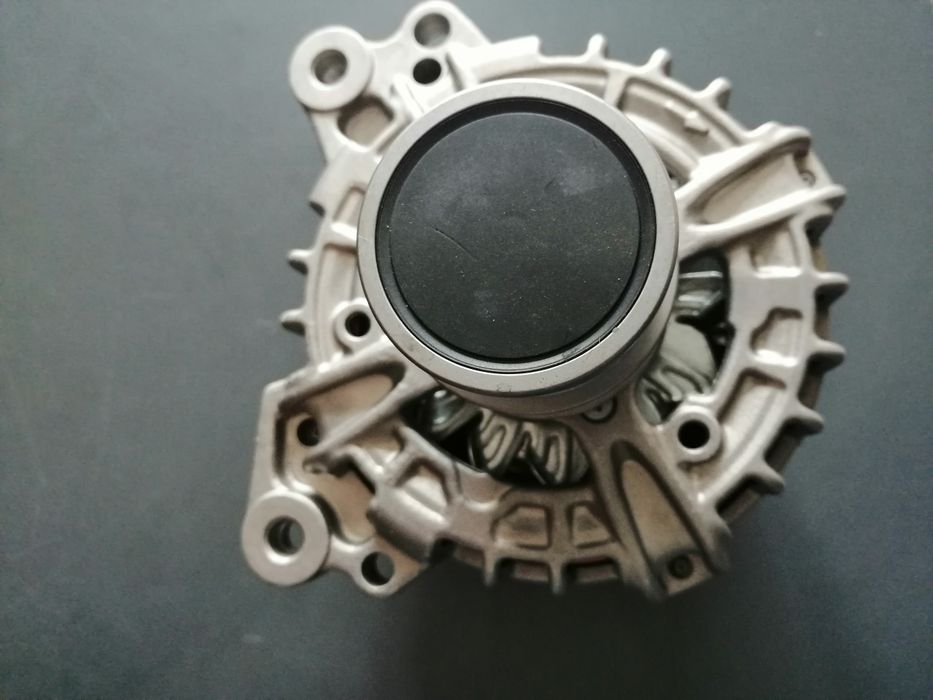 Alternador novo para várias viaturas do grupo VAG (1.0 1.4 1.5 TSI)