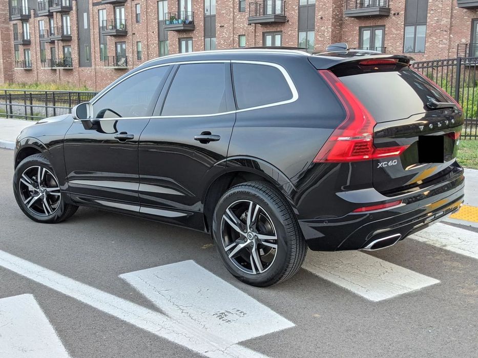 Volvo XC 60 2019 Volvo XC60 T5 R-Design