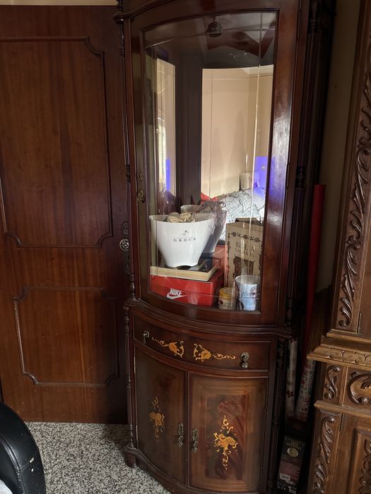 Movel em otimo estado c/possibilidade de luz embutida