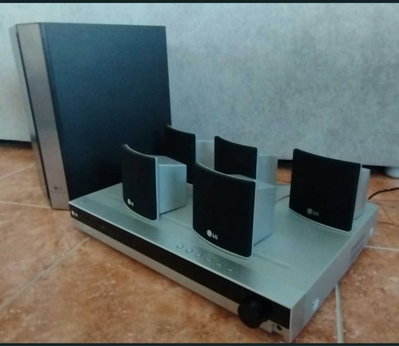 DVD e Subwoofer com colunas LG