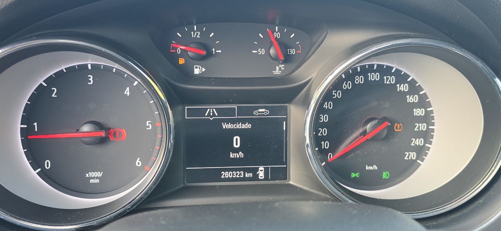 Opel Astra Sports Tourer 1.6 CDTI 2018 (5650€) 260.323km (Distribuição Mudada 220.000km) COMPLETAMENTE NOVA