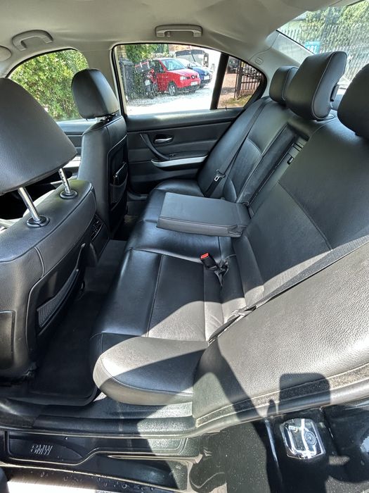 BMW E90/ Manual/ 2.0 Benzyna/ Alusy/ M-Wnętze/ Maly przebieg