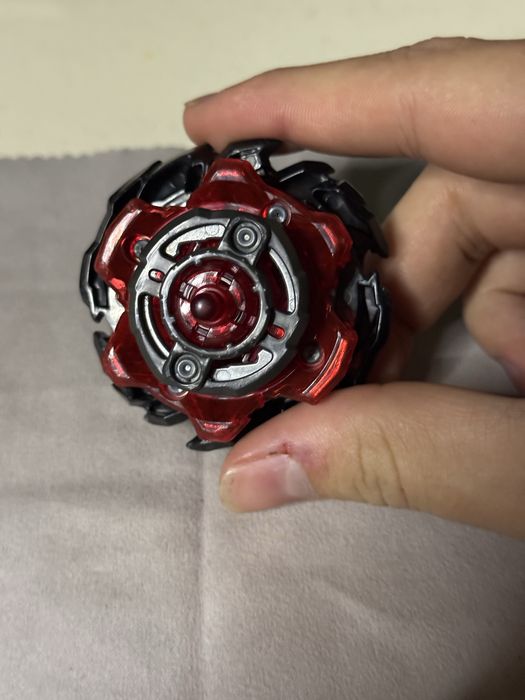 Takara tomy beyblade b-145 веном диаболос