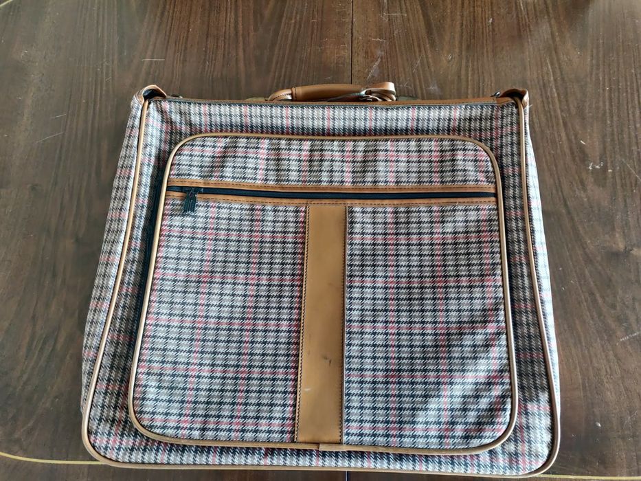 Porta fatos de viagem