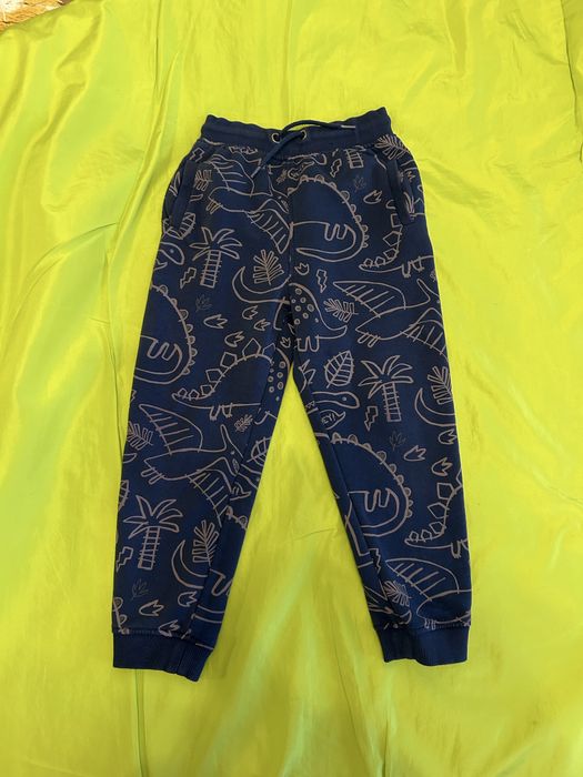 Продам штани на хлопчика  3 -5 років