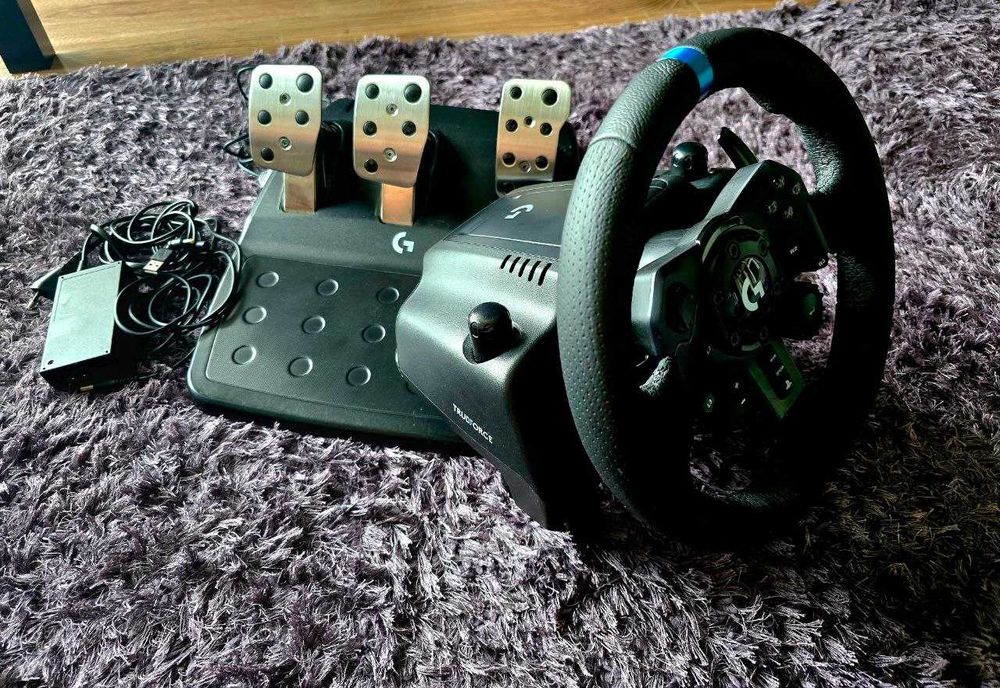 Kierownica Logitech G923 (PC / PlayStation) – stan jak nowa