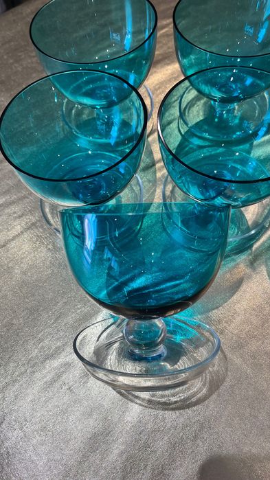 Pucharki do lodów i deserów projektu Saara Hoopera