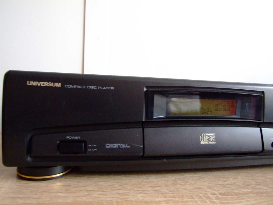 Universum CD-4035 .
