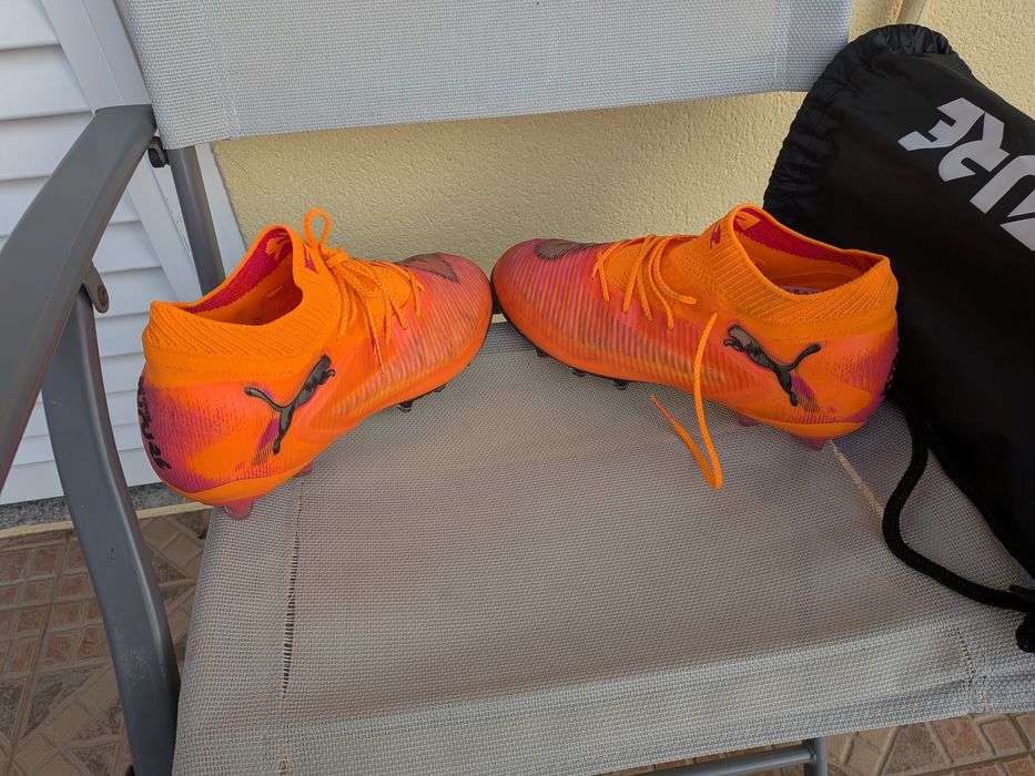 Vendo chuteiras.