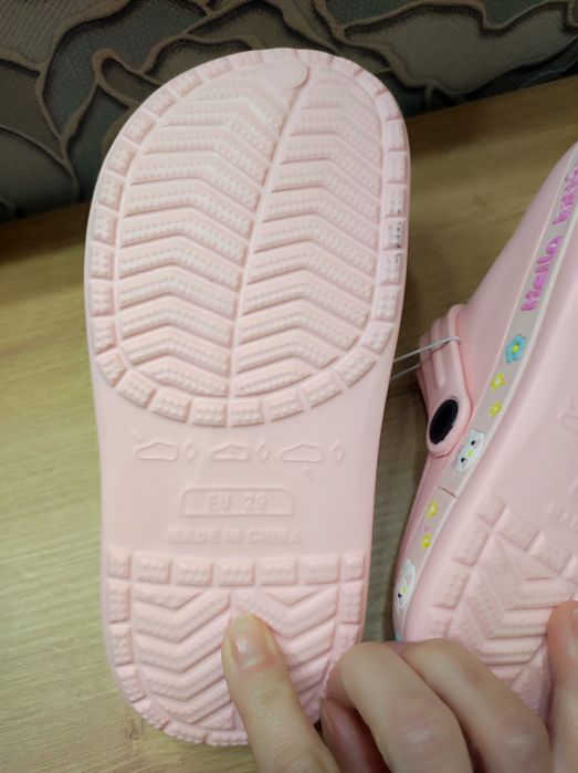 Крокси для дівчинки