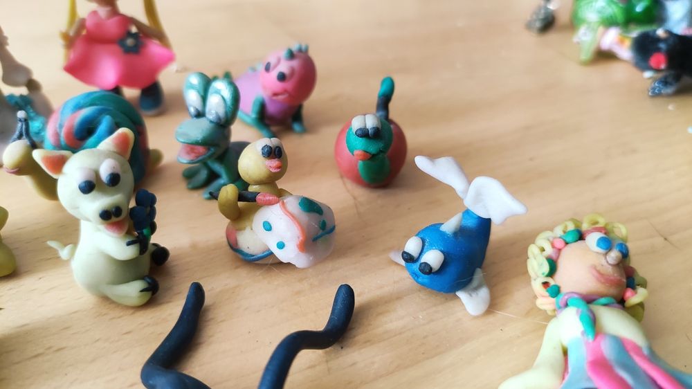 Figurki z modeliny handmade, komplet 24 szt.