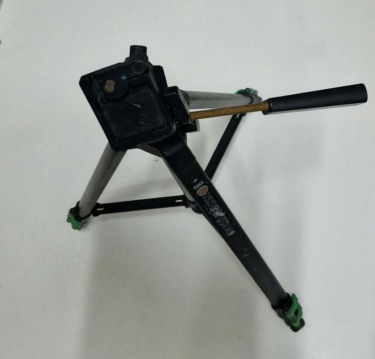 Tripé para máquina