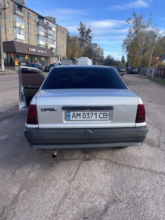 Продам опеля кадет 1.3