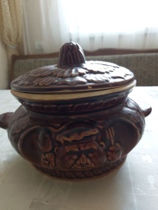 Продам глиняную кастрюлю