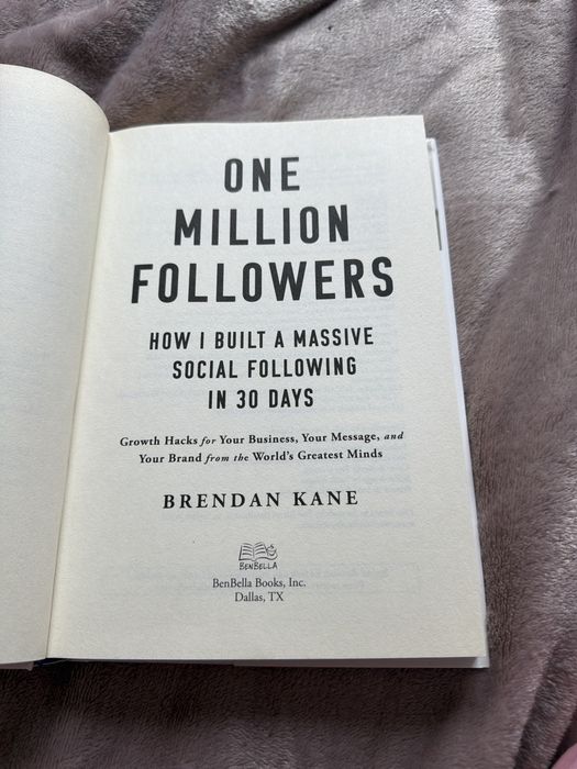 Книга One Million Followers by Brendan Kane для збільшення охоплень