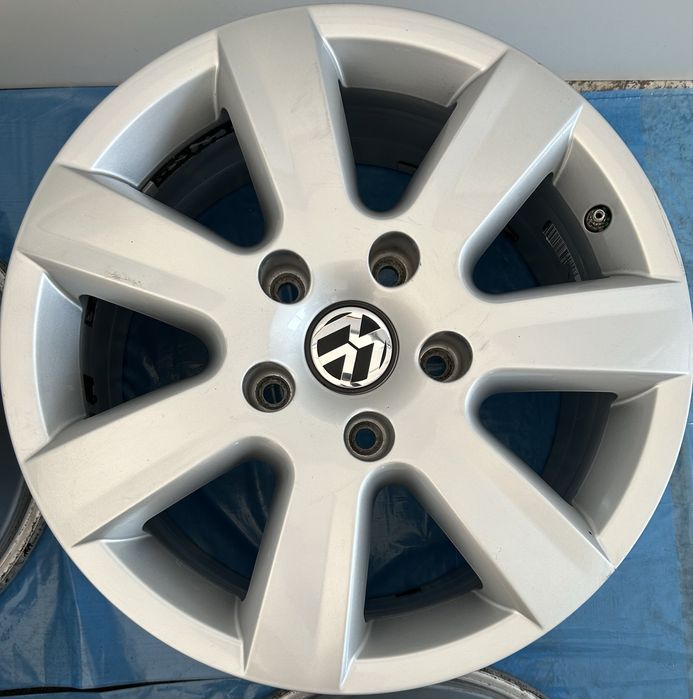 148 Felgi Aluminiowe Oryginał Volkwagen R 17 5x130 Bardzo Ładne