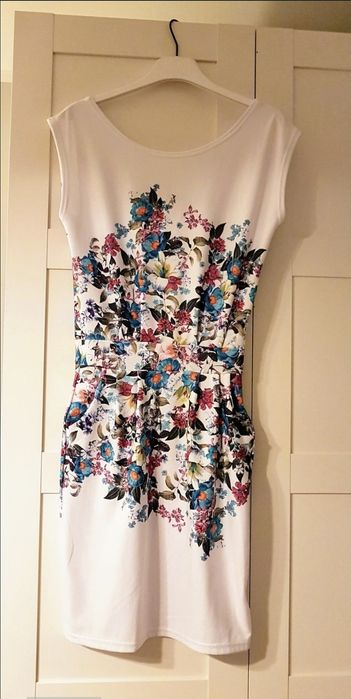 Sukienka ołówkowa z kieszeniami r.40/L Mosquito