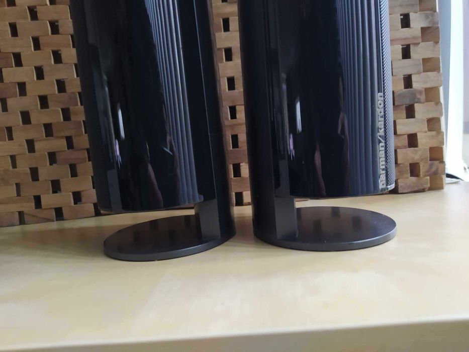 Uchwyty stojace do kolumn Harman Kardon