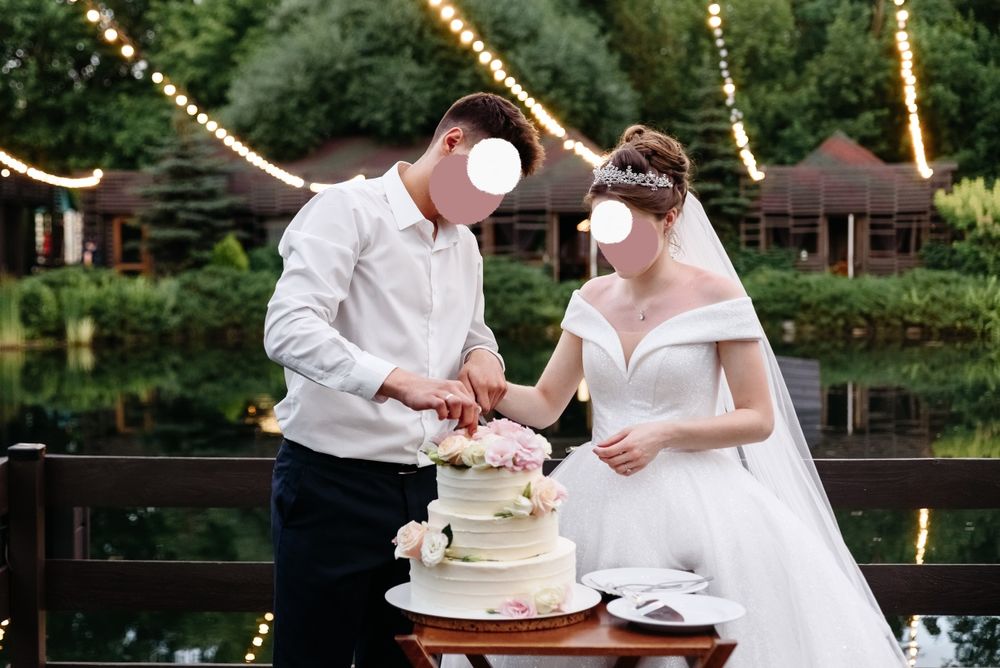 Свадебное платье с блёстками блестящее айвори со шлейфом пышное