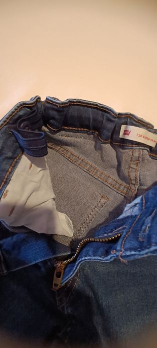 Calças ganga. Levi's. Menina 10 Anos. Como novas