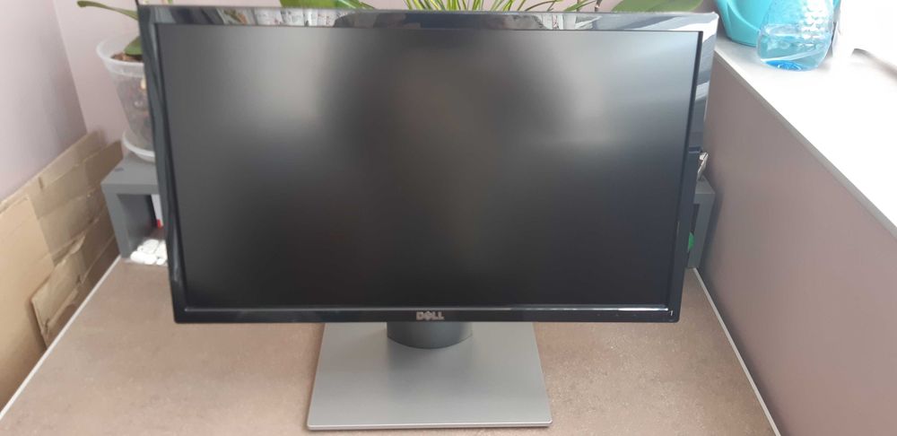 Монітор DELL SE2216H 22" FullHD в ідеальному стані в рідній упаковці