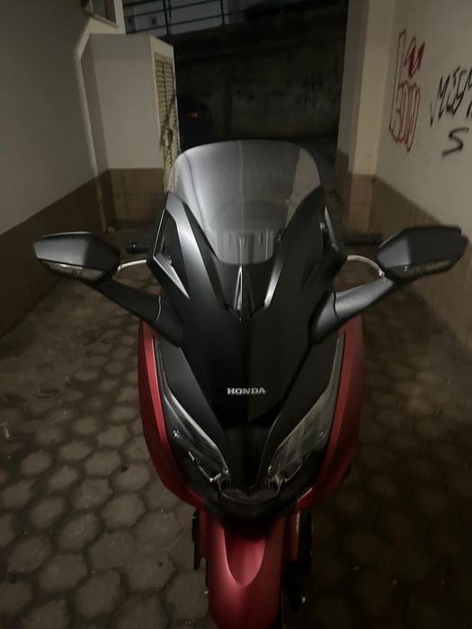 Honda Forza 125 – Vermelha – 2022 – Apenas 6.799 km – Como Nova
