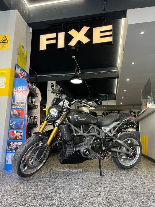 Indian FTR 1200 Carbon Exclusiva e Distinta em estado "Novo"