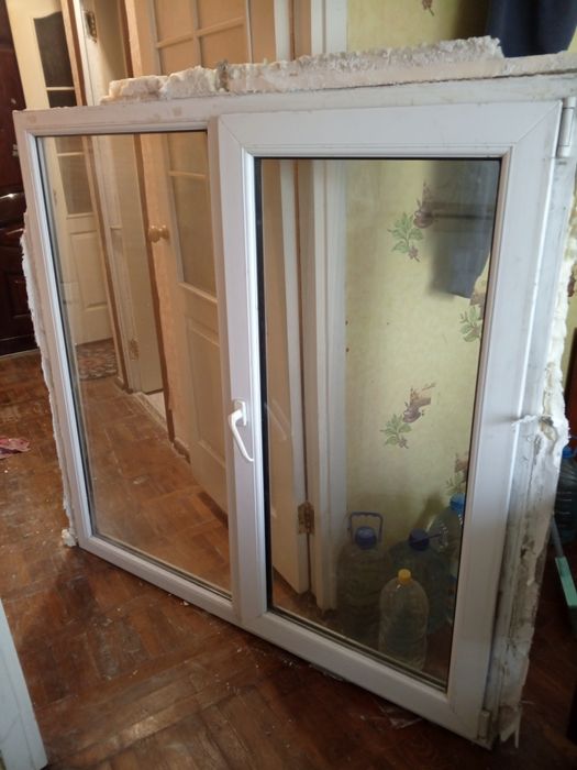 Окна пластиковые , дверь