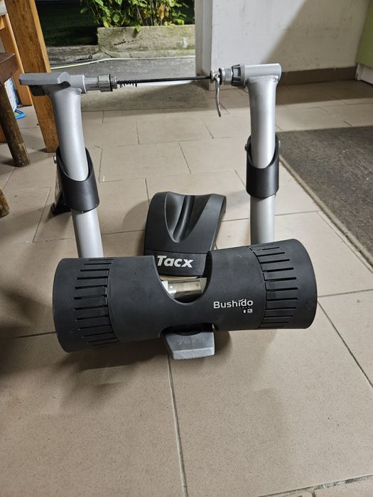 Trenażer Tacx bushido smart