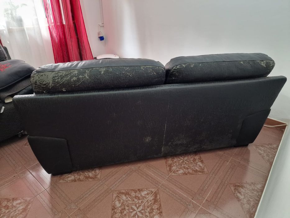 Sofá em pele para restaurar