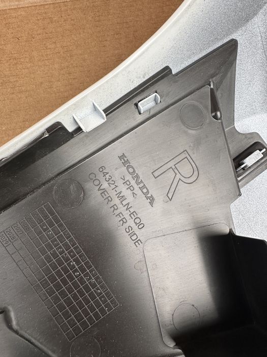 Honda CRF 1100 Africa Twin Owiewka Boczna Prawa OEM