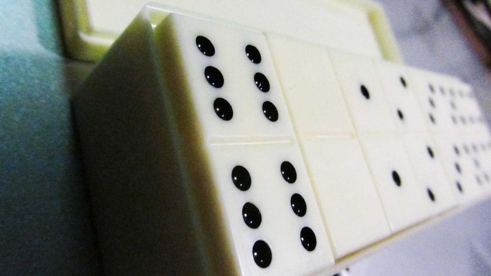 доміно білого кольору набір для гри доміно гарний подарунок